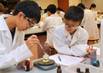 Easy Learning Techniques with Chemistry Tuition Classes